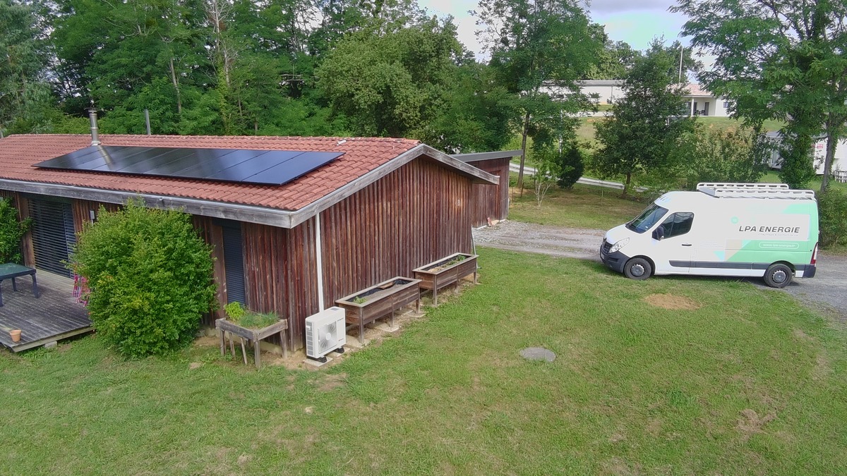 photo d'une installation photovoltaïque à Gamarde-les-bains