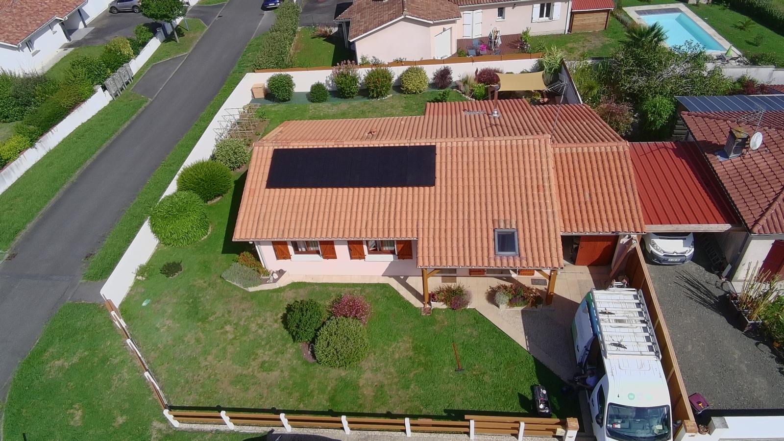 photo d'une installation photovoltaïque à Narrosse