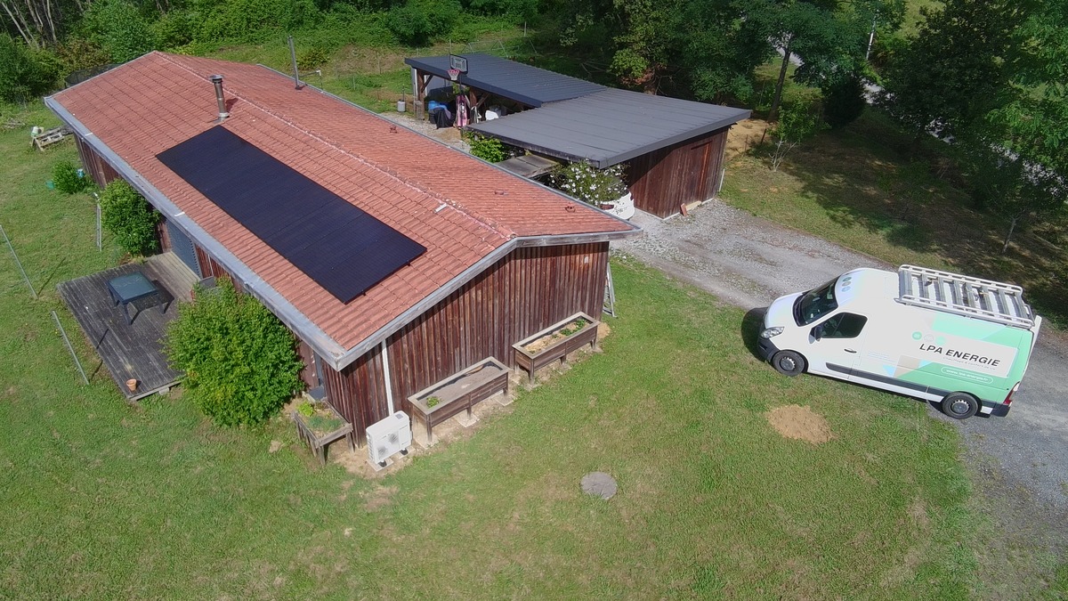 photo d'une installation de panneaux solaires à Gamarde-les-bains